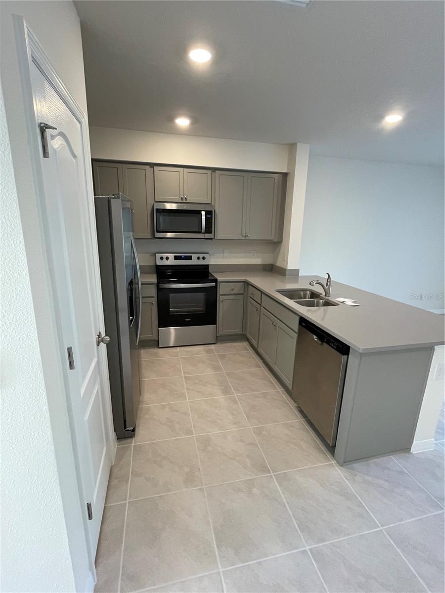 3057 CANARY AVE, DAVENPORT, FL, 33837