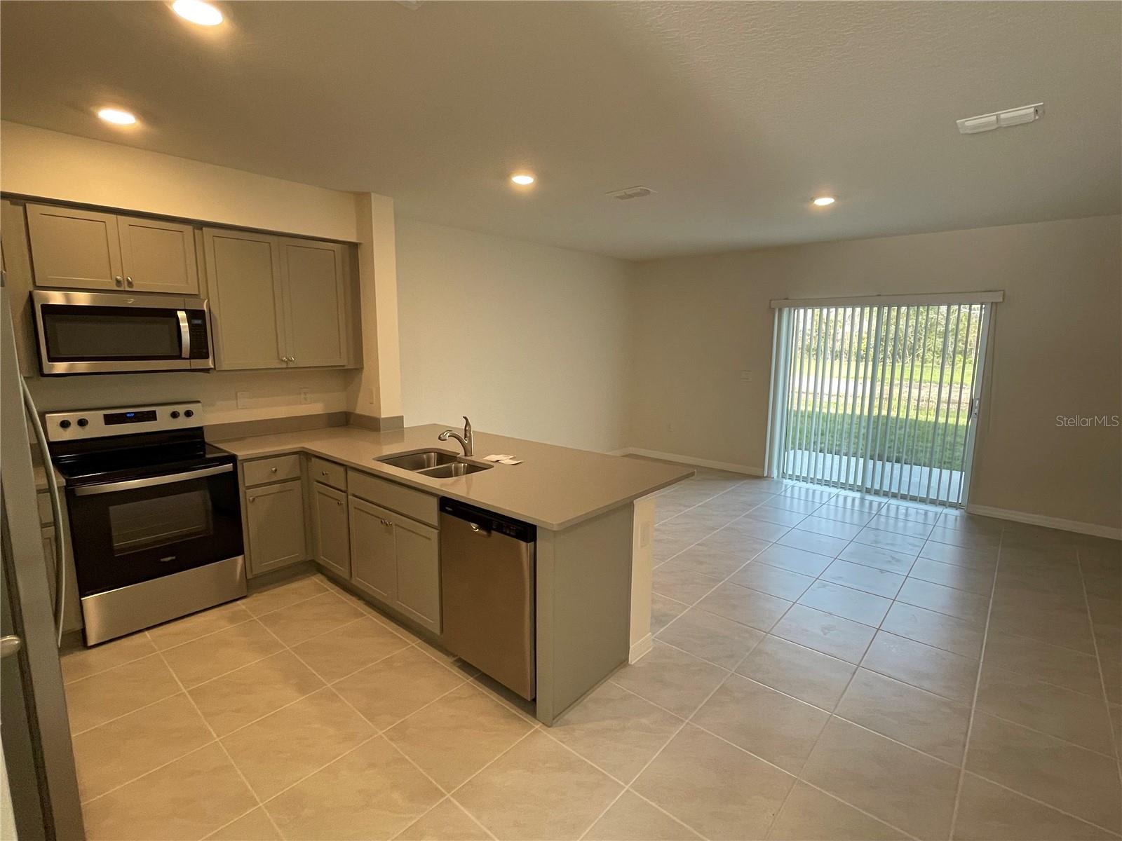 3057 CANARY AVE, DAVENPORT, FL, 33837