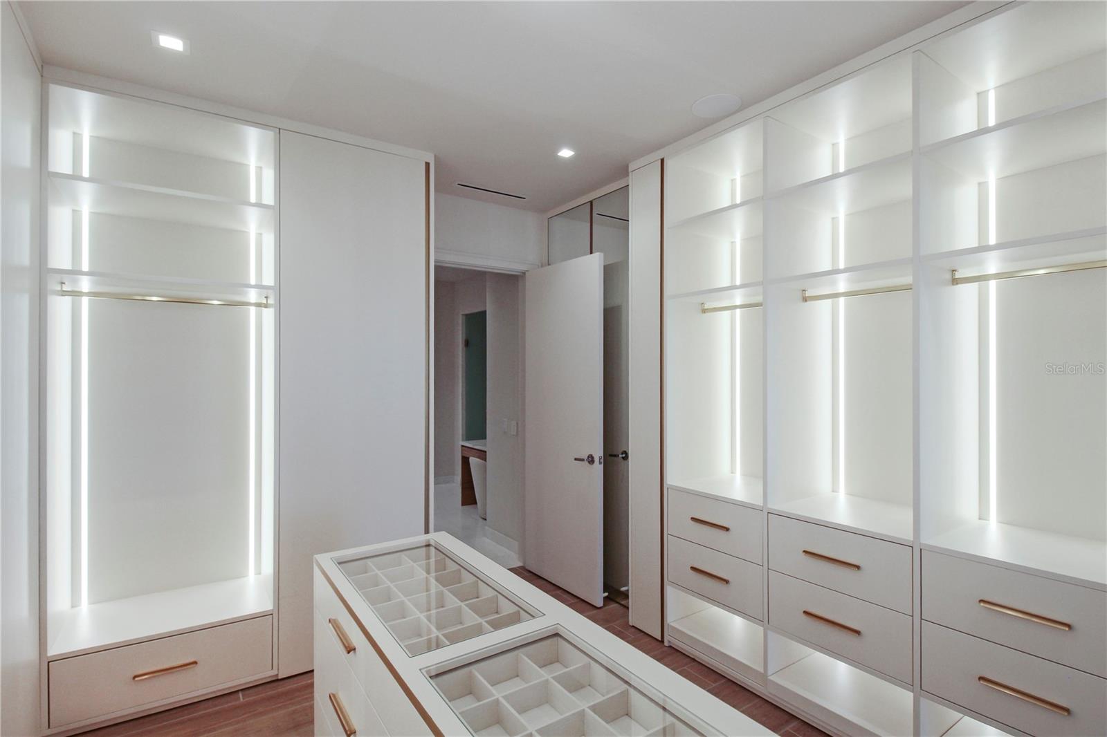 1591 GULF OF MEXICO DR #619, LONGBOAT KEY, FL, 34228