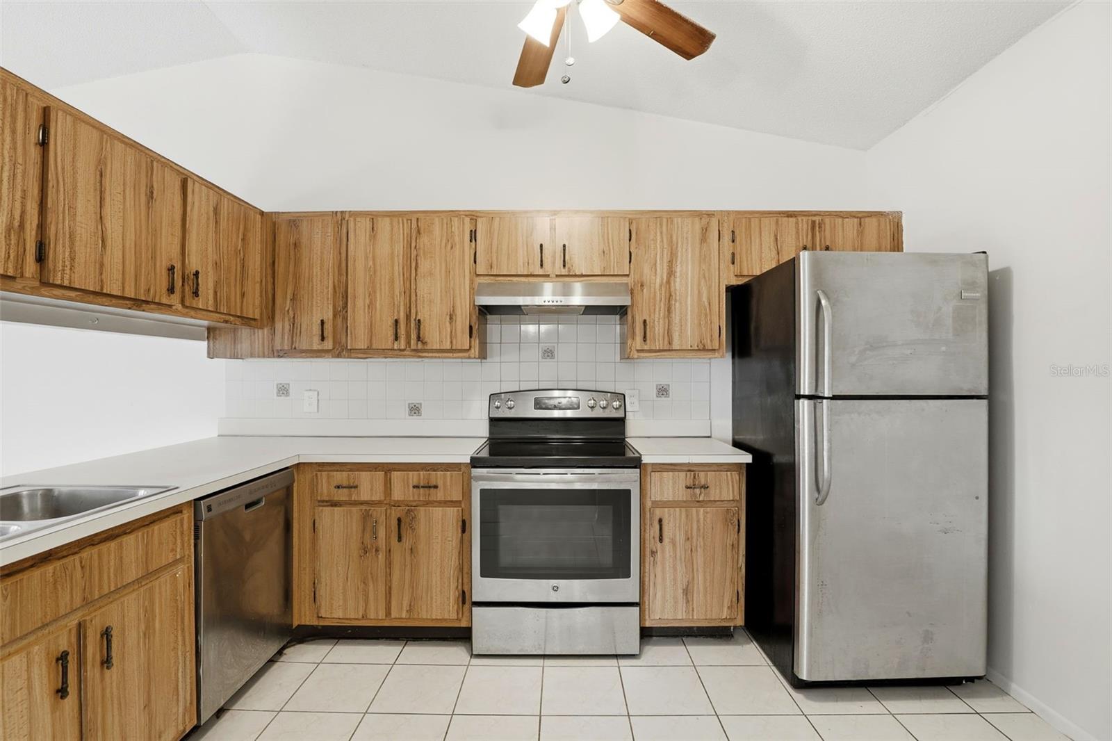 1056 SORIA AVE, ORLANDO, FL, 32807