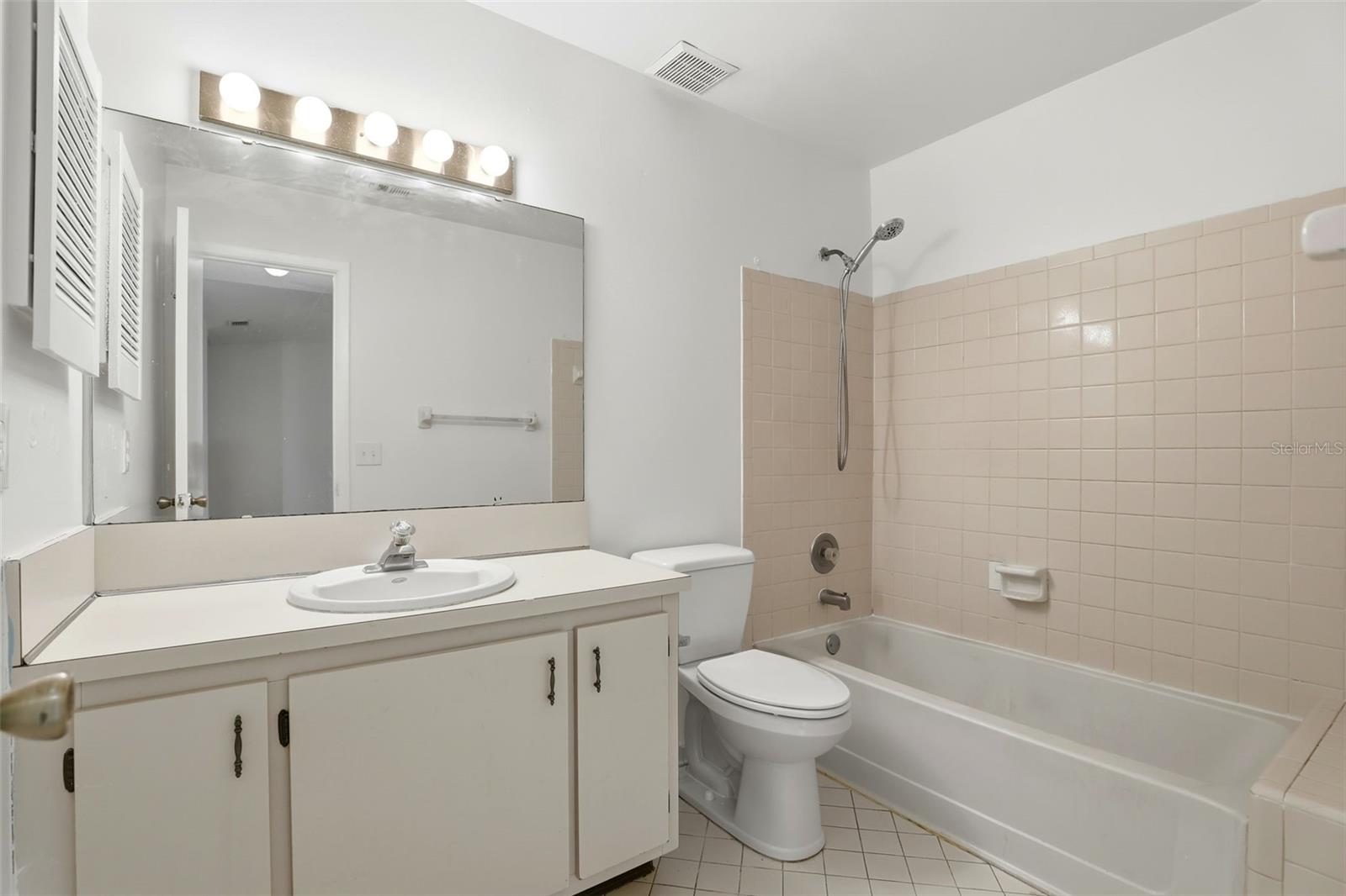 1056 SORIA AVE, ORLANDO, FL, 32807
