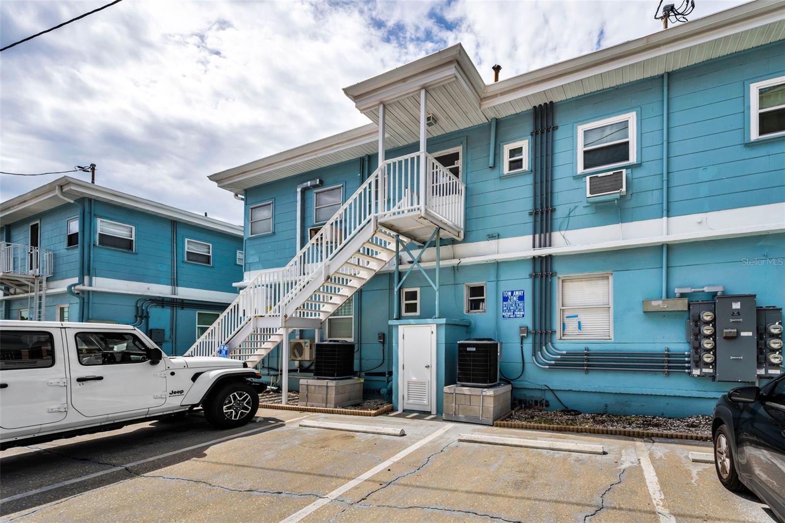 483 E SHORE DR #A4, CLEARWATER BEACH, FL, 33767