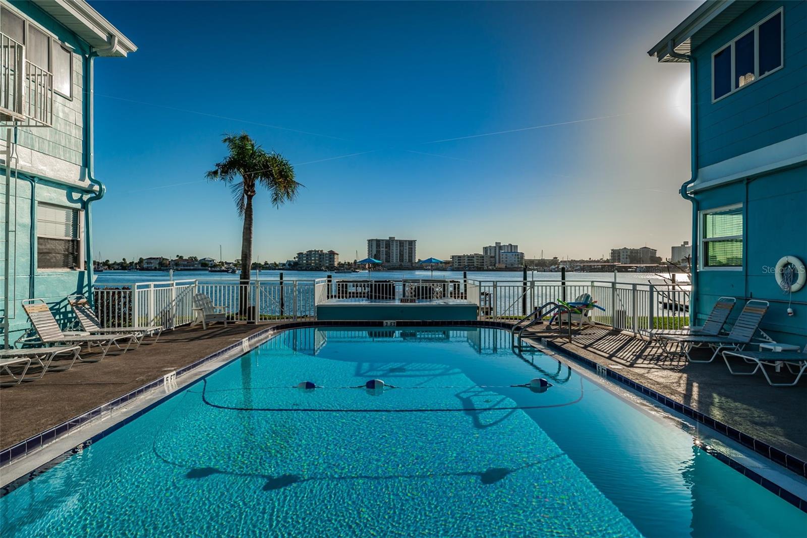 483 E SHORE DR #A4, CLEARWATER BEACH, FL, 33767