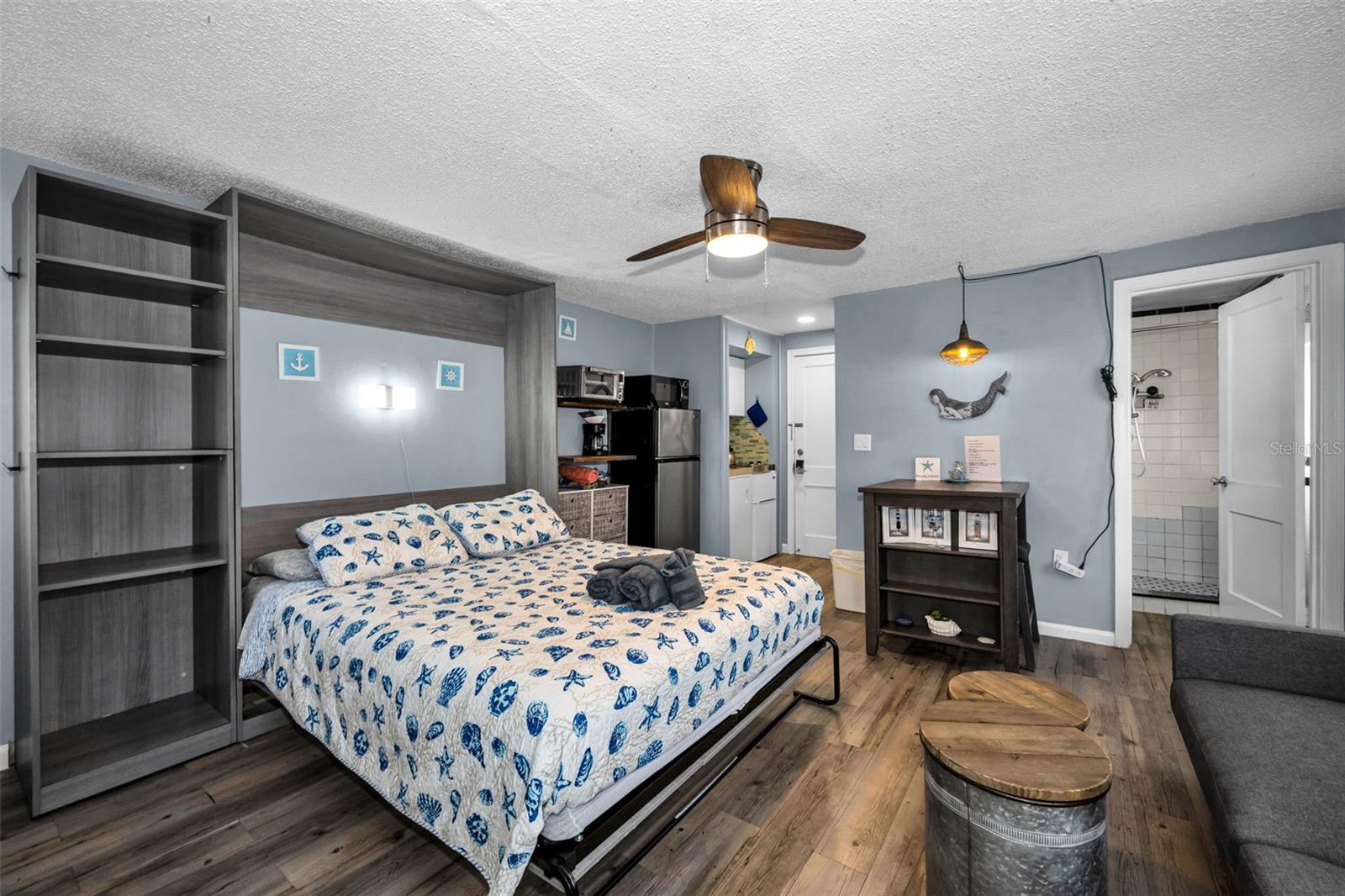 483 E SHORE DR #A4, CLEARWATER BEACH, FL, 33767