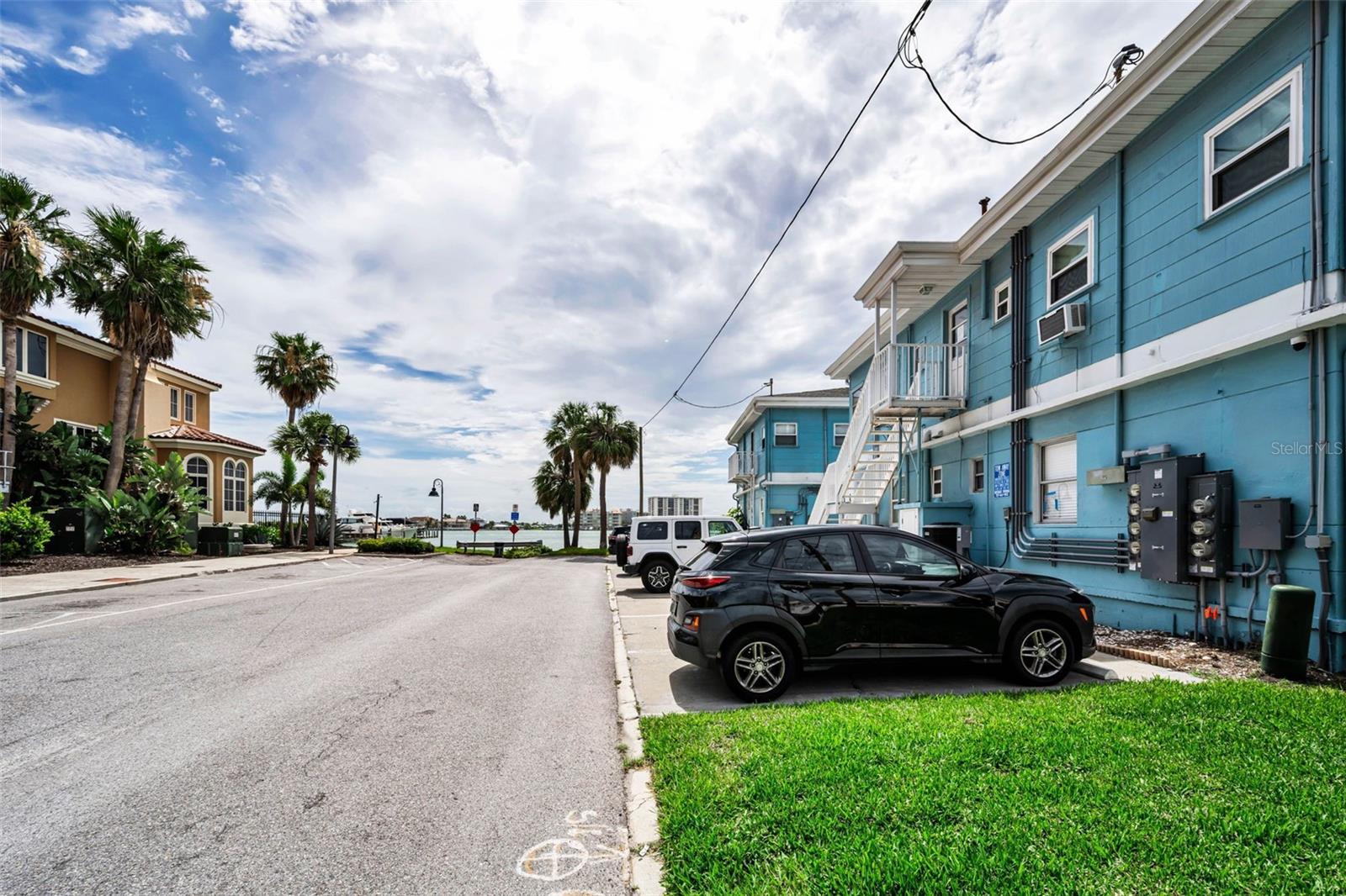 483 E SHORE DR #A4, CLEARWATER BEACH, FL, 33767