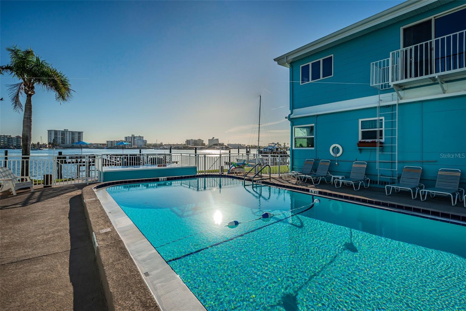 483 E SHORE DR #A4, CLEARWATER BEACH, FL, 33767
