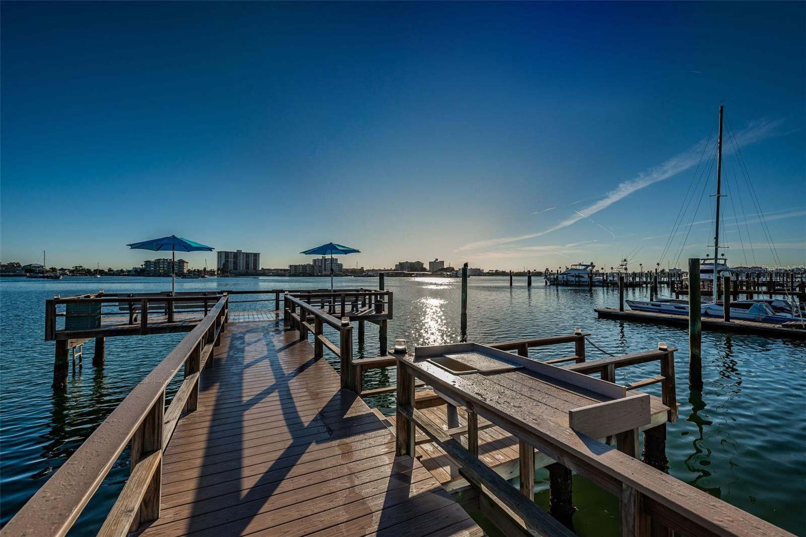 483 E SHORE DR #A4, CLEARWATER BEACH, FL, 33767