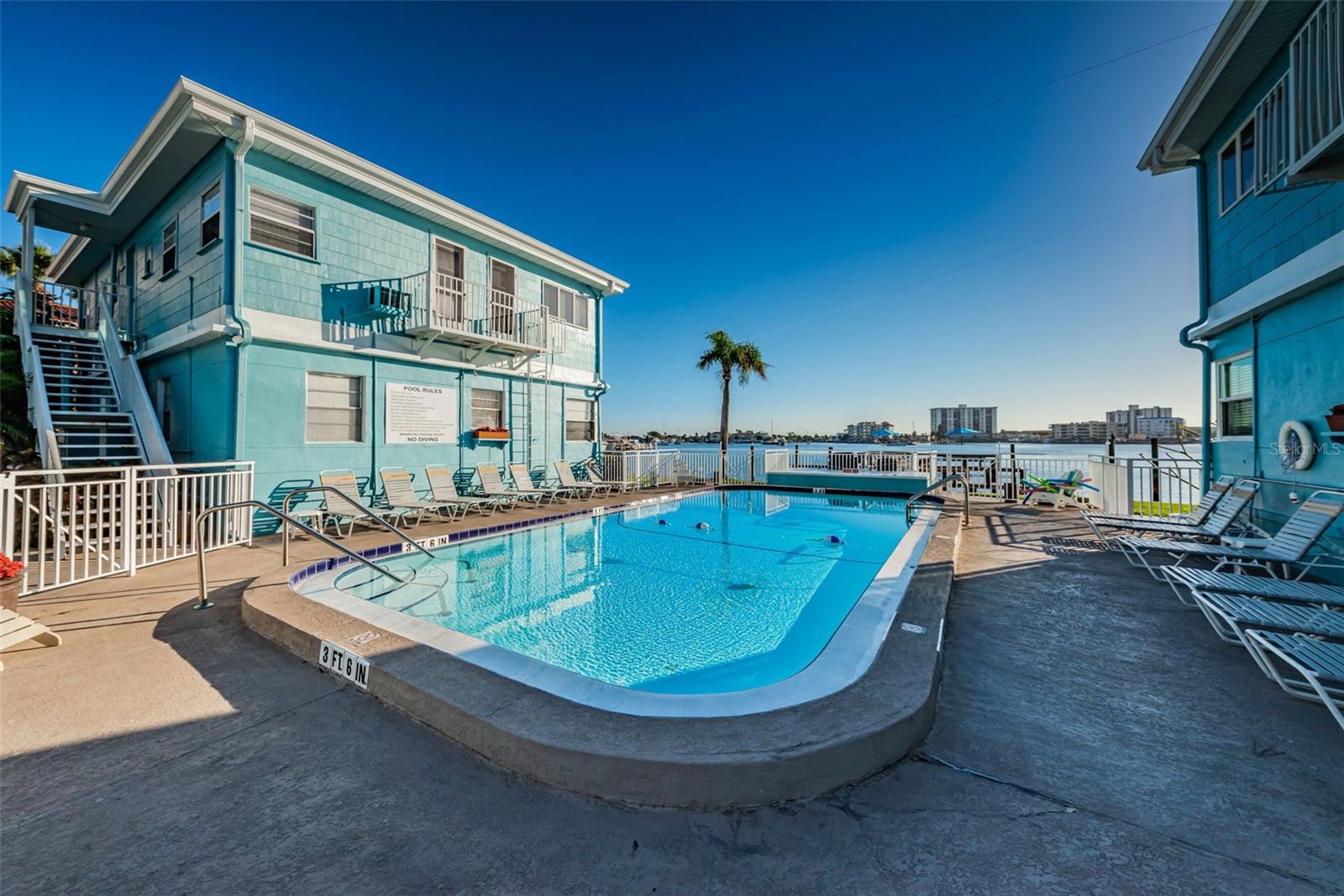 483 E SHORE DR #A4, CLEARWATER BEACH, FL, 33767