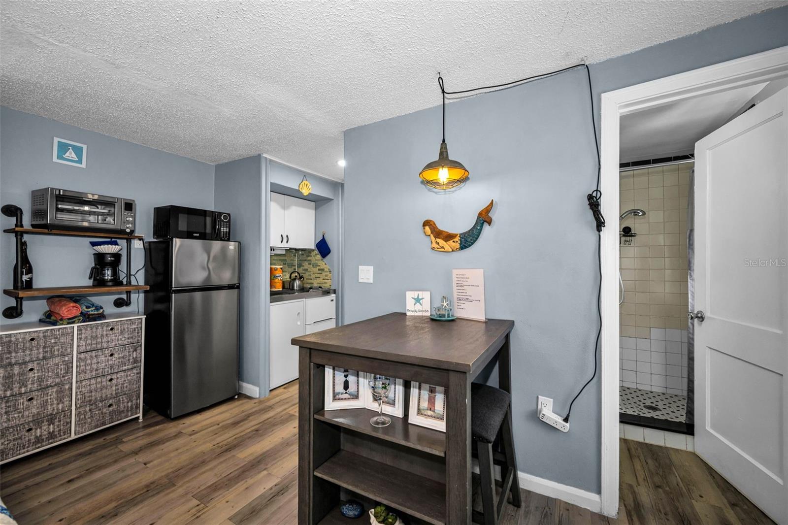 483 E SHORE DR #A4, CLEARWATER BEACH, FL, 33767