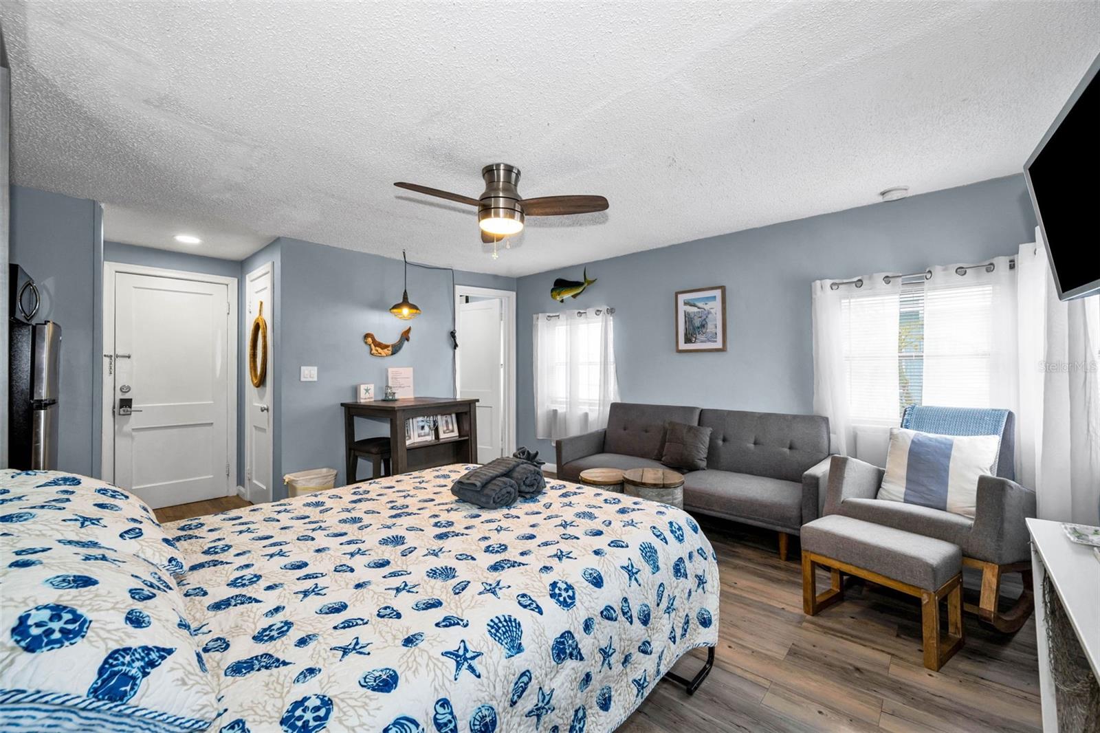 483 E SHORE DR #A4, CLEARWATER BEACH, FL, 33767