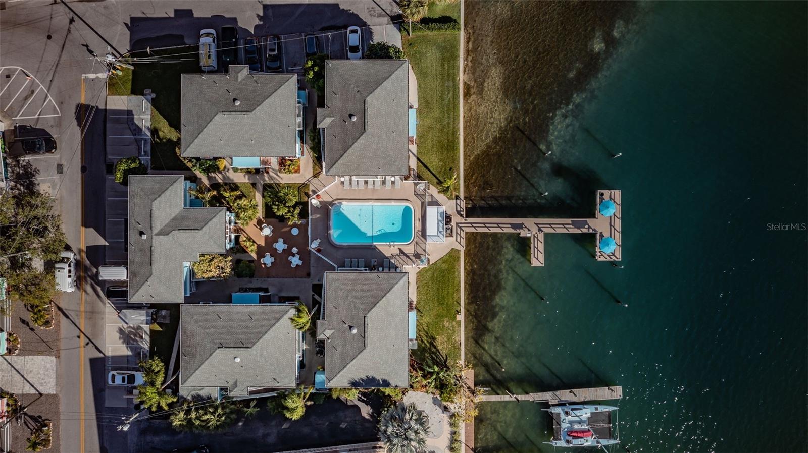 483 E SHORE DR #A4, CLEARWATER BEACH, FL, 33767