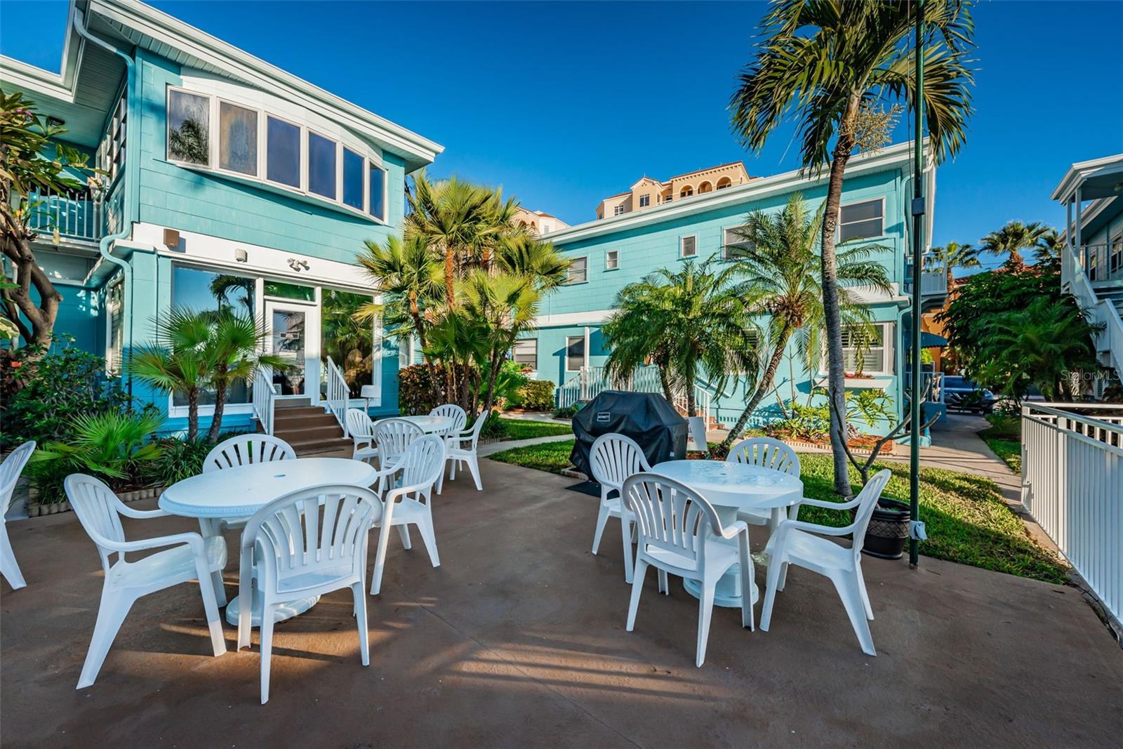 483 E SHORE DR #A4, CLEARWATER BEACH, FL, 33767