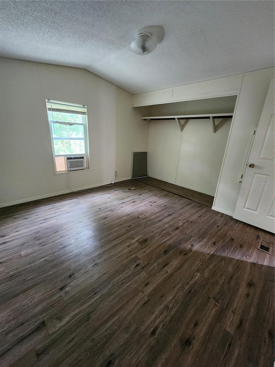 128 CENTER ST, OAK HILL, FL, 32759