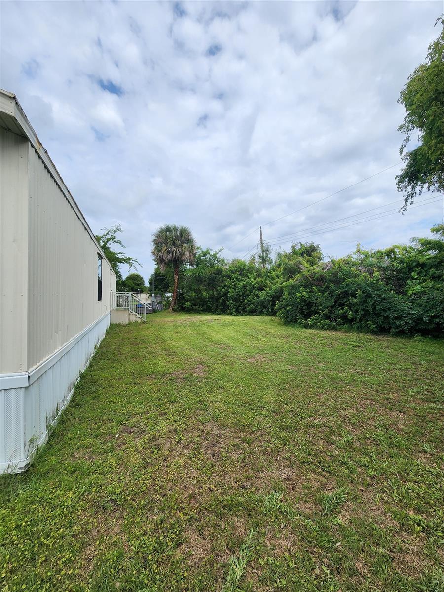 128 CENTER ST, OAK HILL, FL, 32759