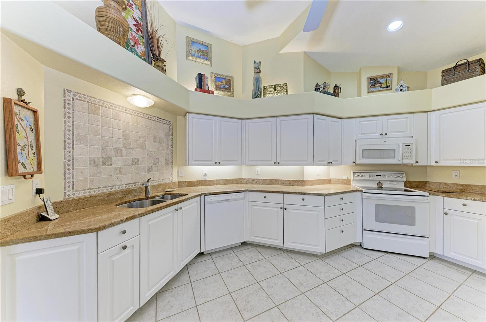 3883 ALAMANDA DR, SARASOTA, FL, 34238