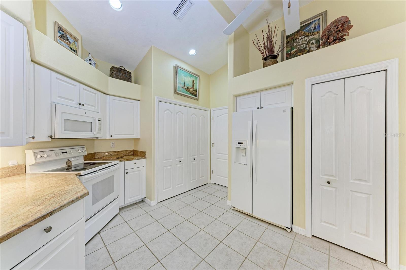 3883 ALAMANDA DR, SARASOTA, FL, 34238