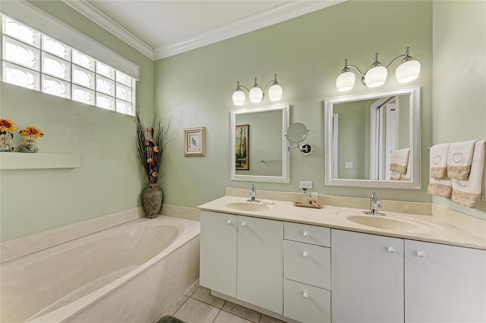 3883 ALAMANDA DR, SARASOTA, FL, 34238