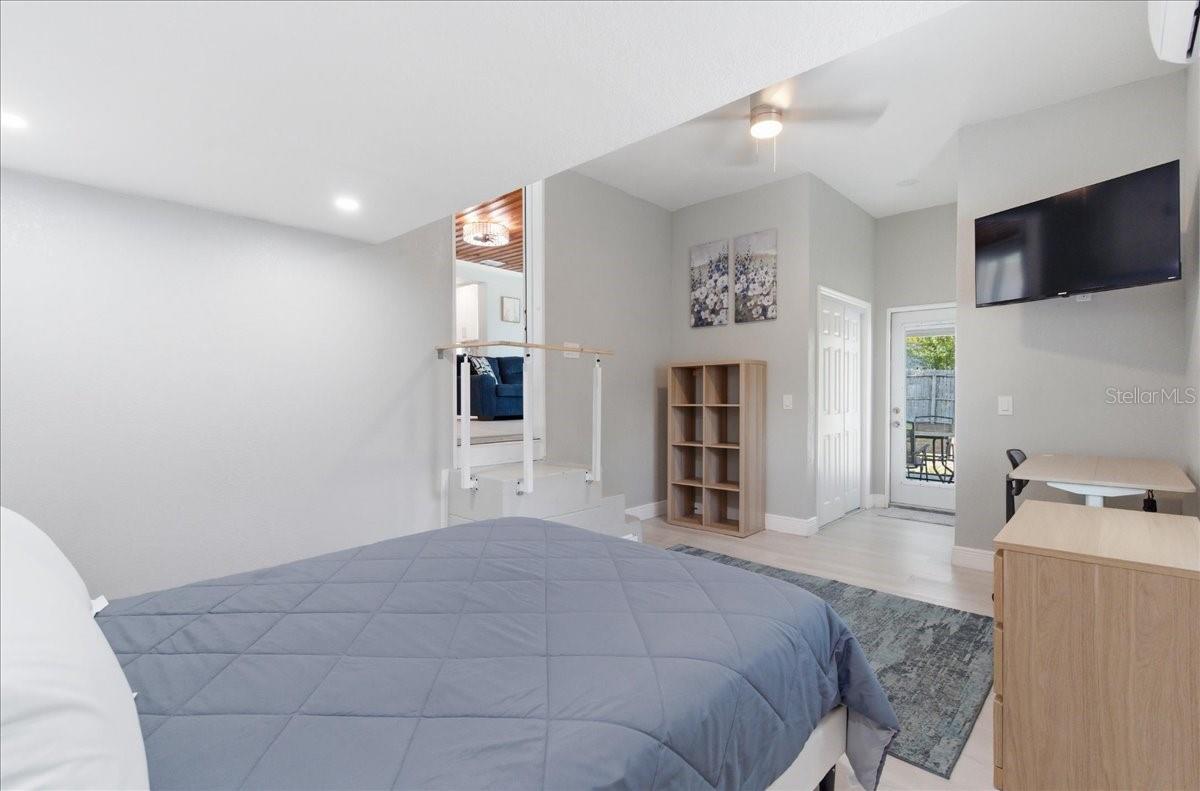 1009 CHESTER DR, CLEARWATER, FL, 33756