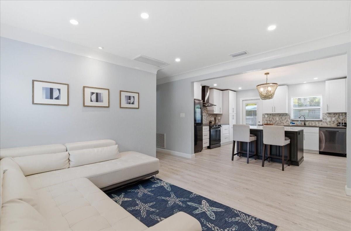 1009 CHESTER DR, CLEARWATER, FL, 33756