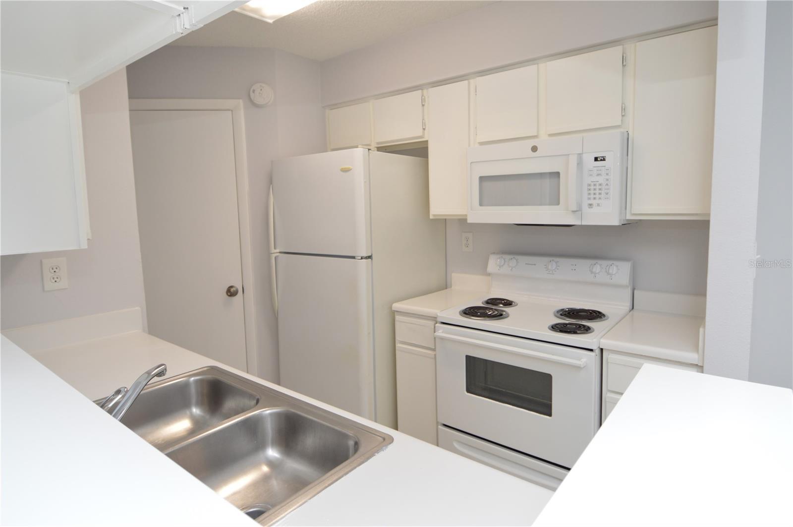 8630 MALLARD RESERVE DR #103, TAMPA, FL, 33614