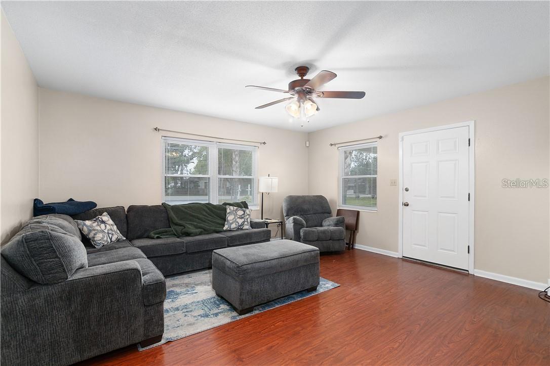 1003 DORA AVE, TAVARES, FL, 32778