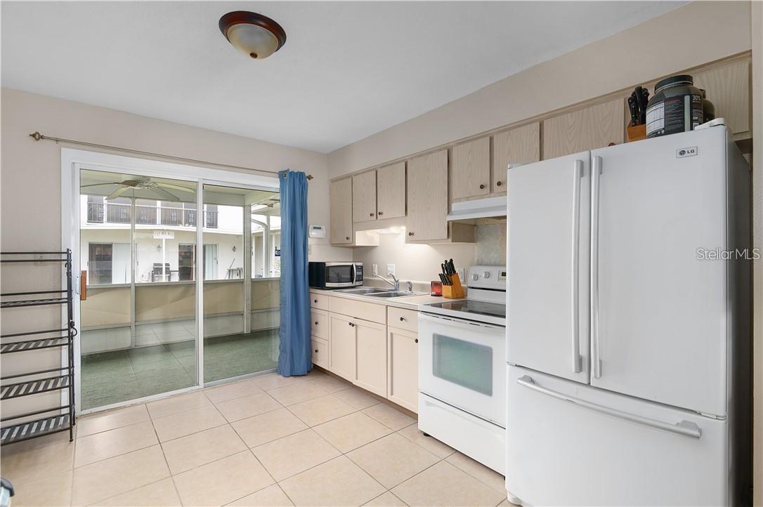1003 DORA AVE, TAVARES, FL, 32778