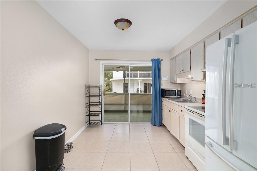 1003 DORA AVE, TAVARES, FL, 32778