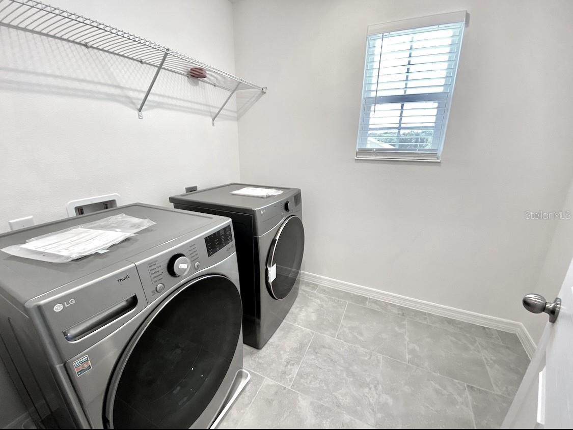 924 AVENAL LN, DAVENPORT, FL, 33837