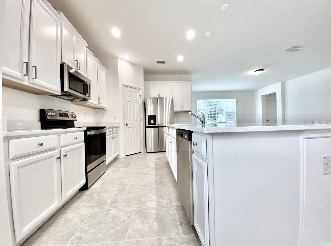 924 AVENAL LN, DAVENPORT, FL, 33837