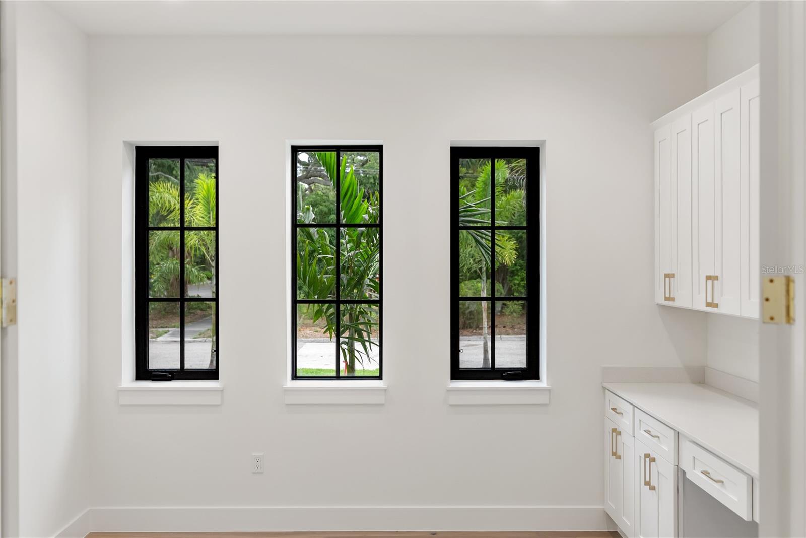 3800 FLORES AVE, SARASOTA, FL, 34239