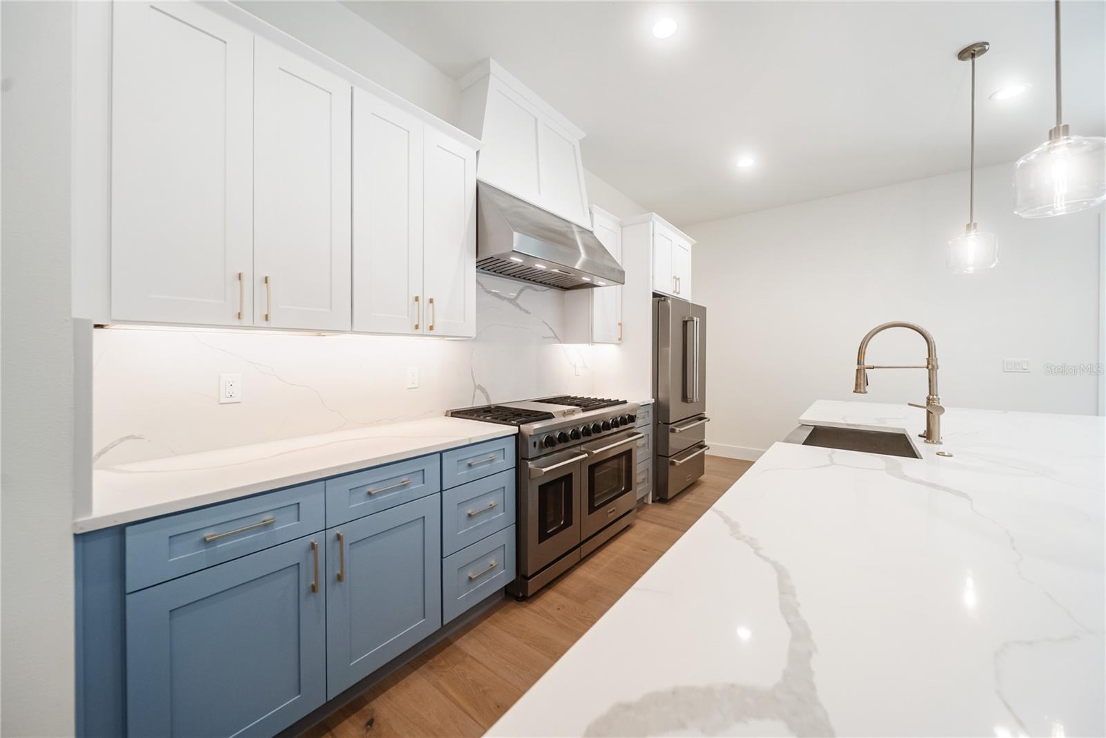 3800 FLORES AVE, SARASOTA, FL, 34239