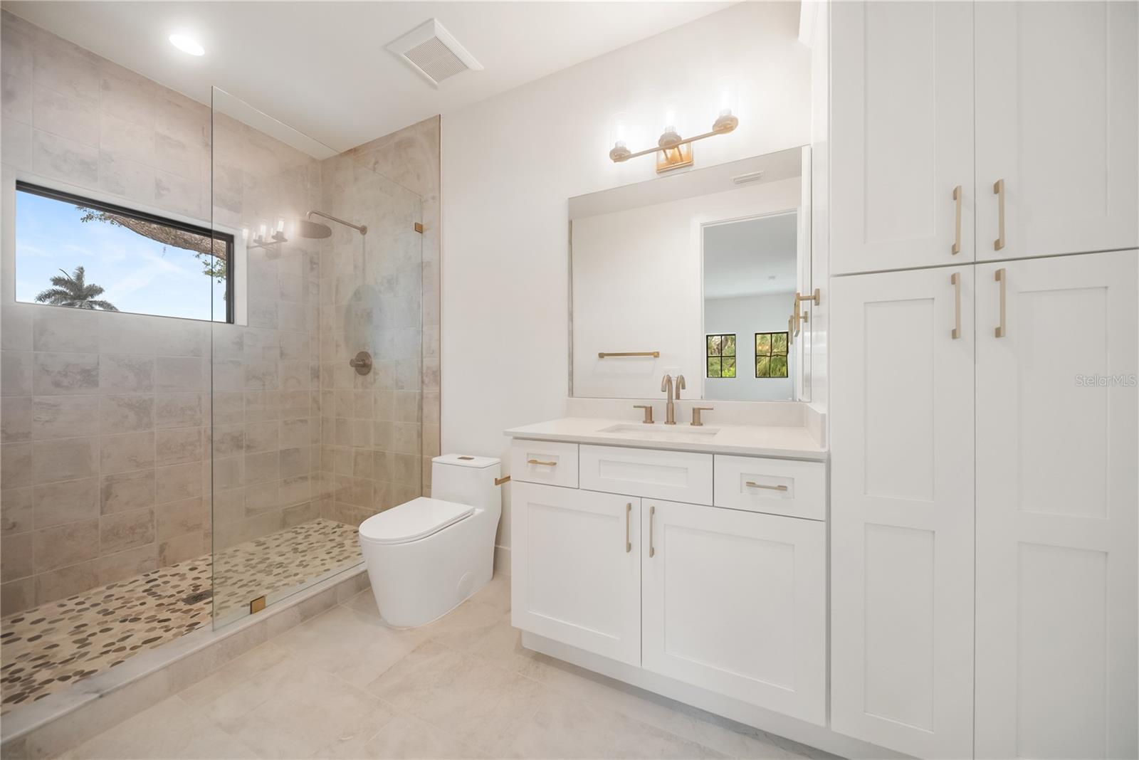 3800 FLORES AVE, SARASOTA, FL, 34239