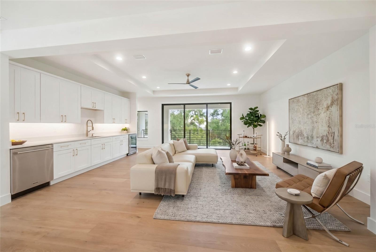 3800 FLORES AVE, SARASOTA, FL, 34239