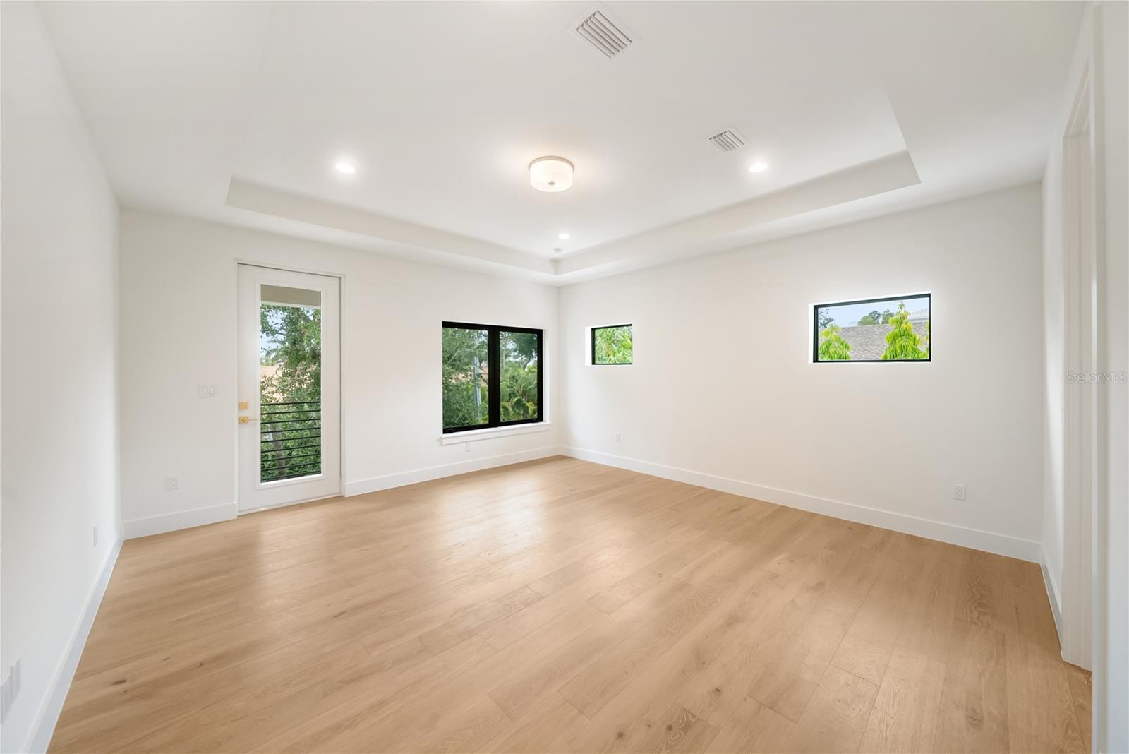 3800 FLORES AVE, SARASOTA, FL, 34239