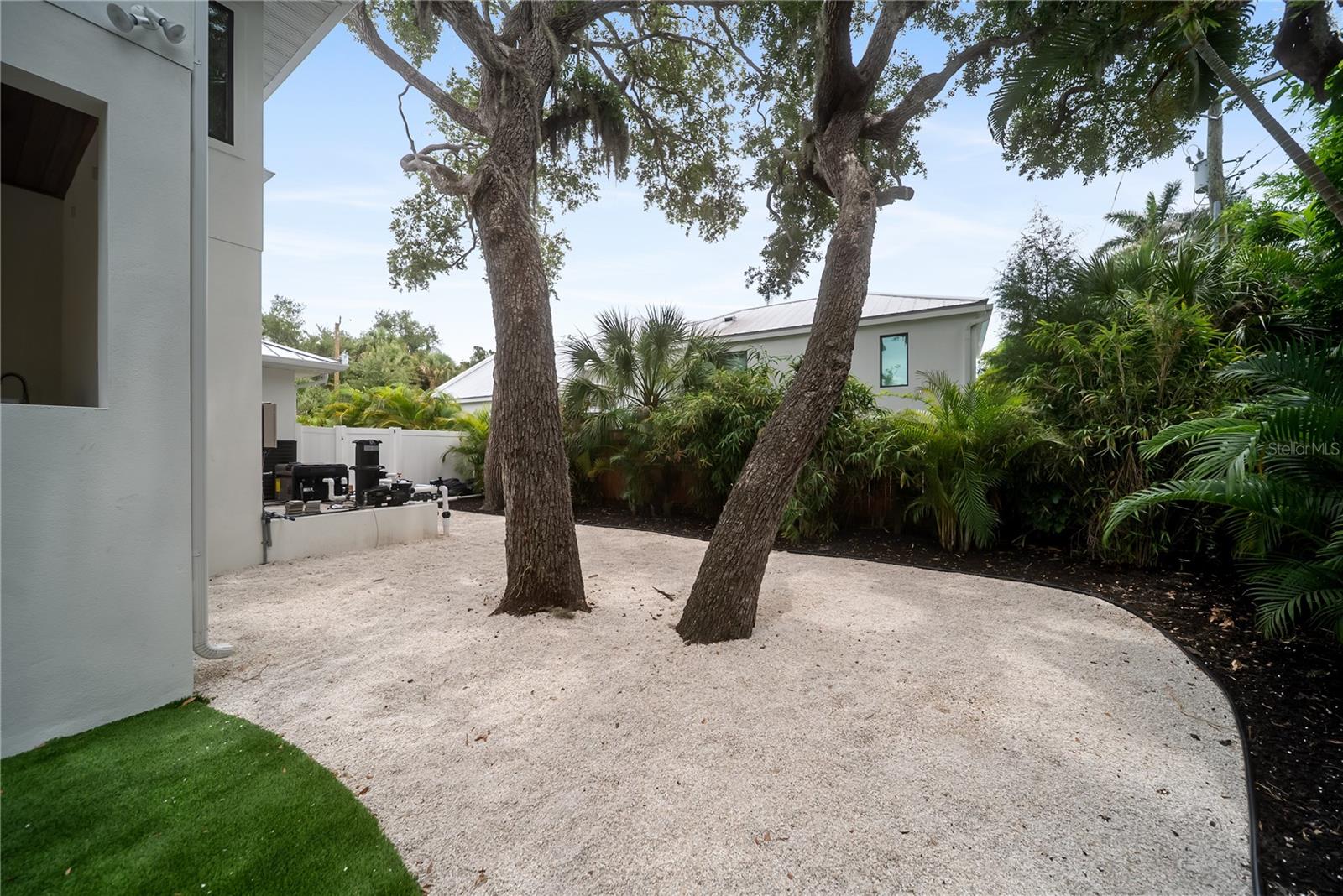 3800 FLORES AVE, SARASOTA, FL, 34239