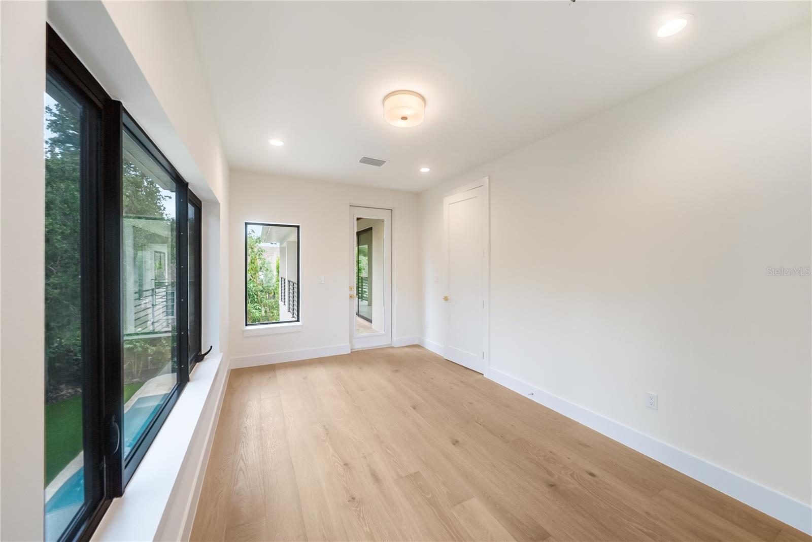 3800 FLORES AVE, SARASOTA, FL, 34239