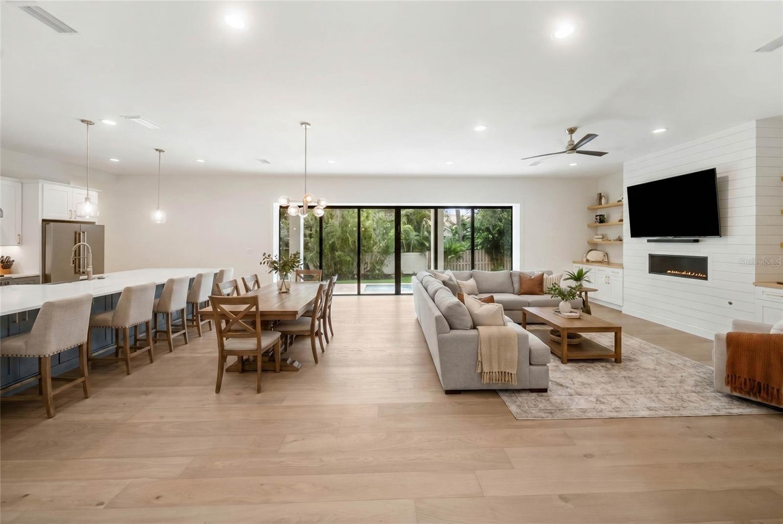 3800 FLORES AVE, SARASOTA, FL, 34239