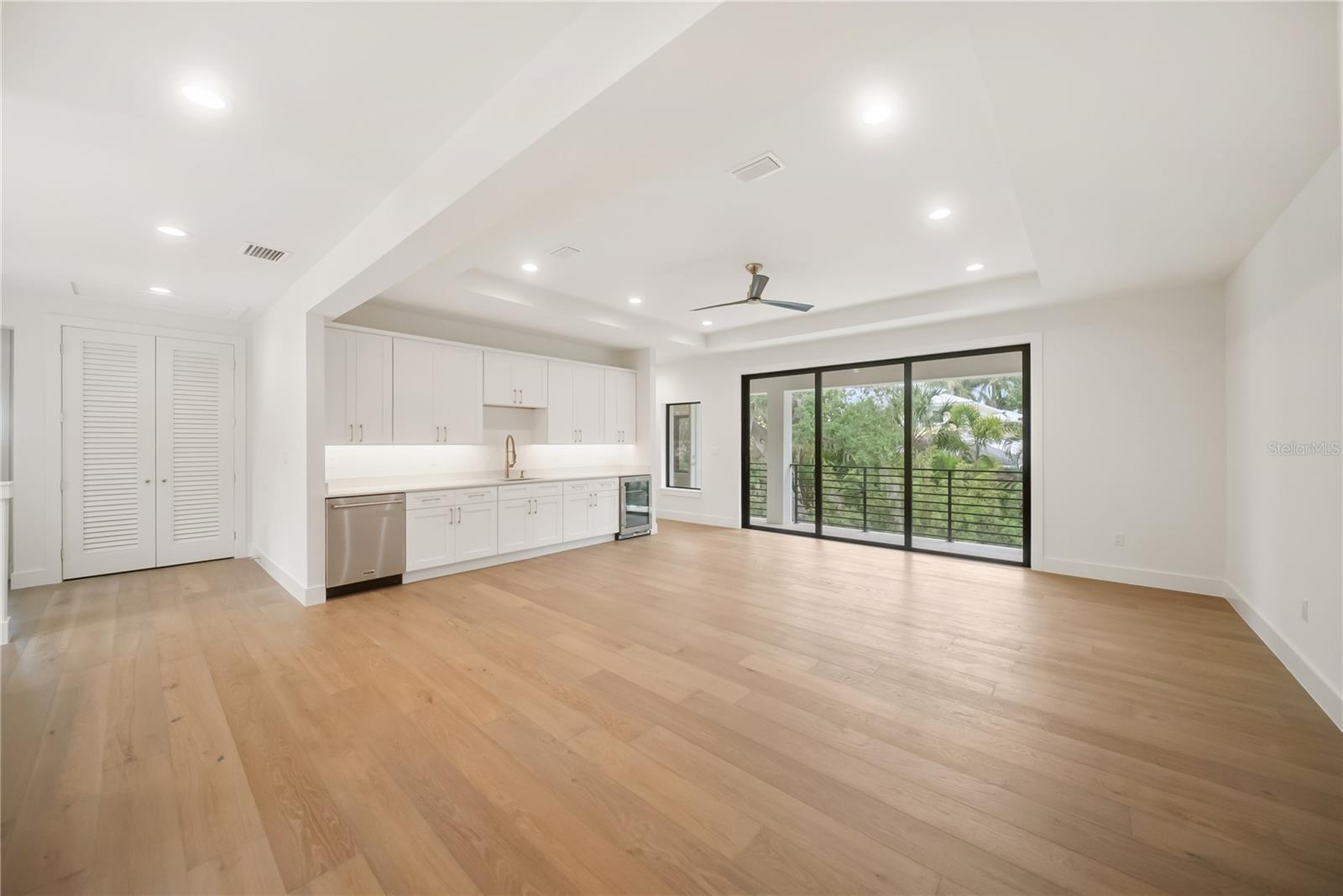 3800 FLORES AVE, SARASOTA, FL, 34239