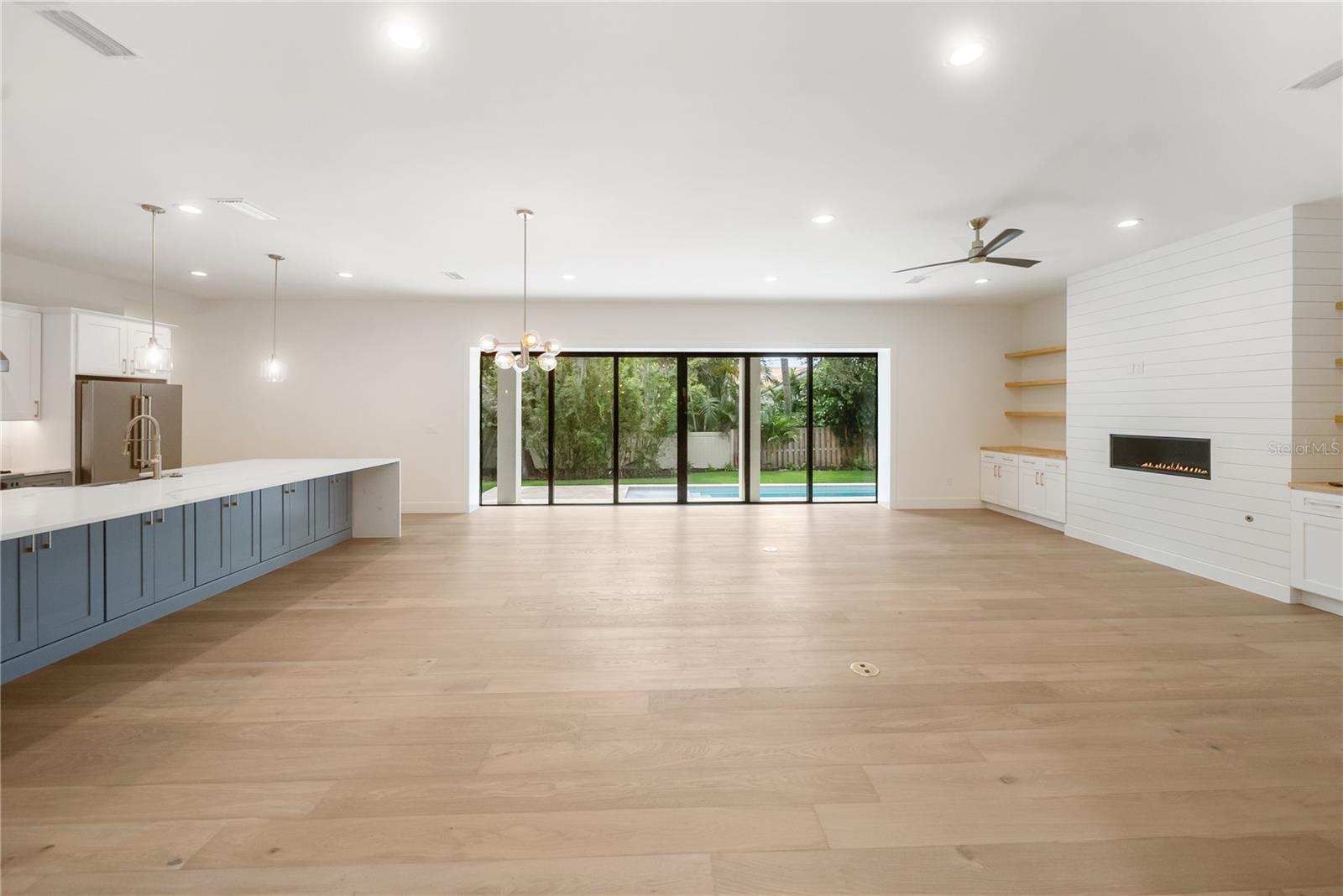 3800 FLORES AVE, SARASOTA, FL, 34239