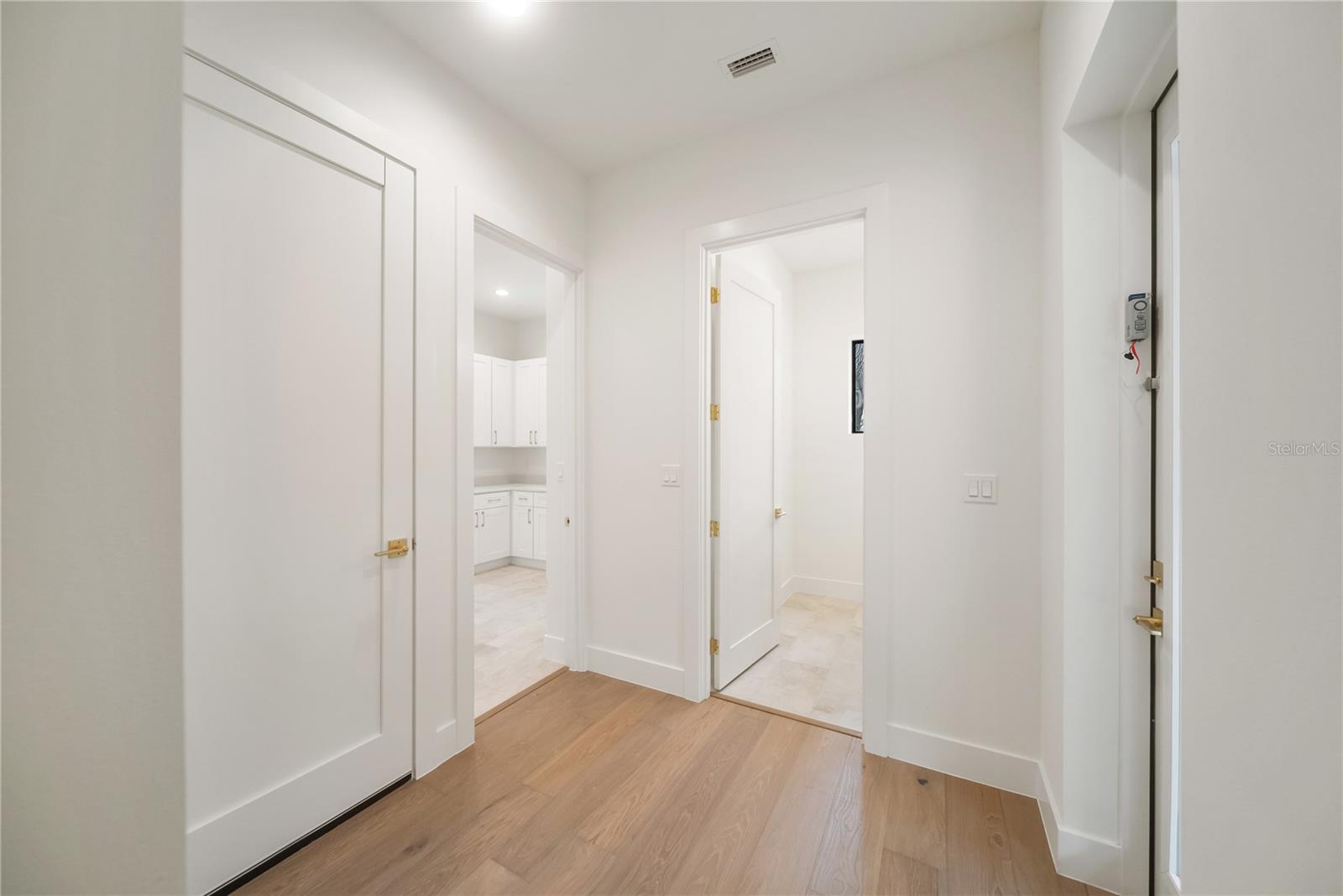 3800 FLORES AVE, SARASOTA, FL, 34239