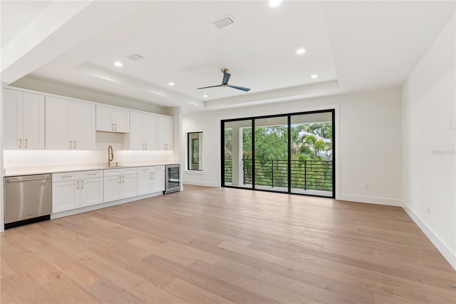 3800 FLORES AVE, SARASOTA, FL, 34239
