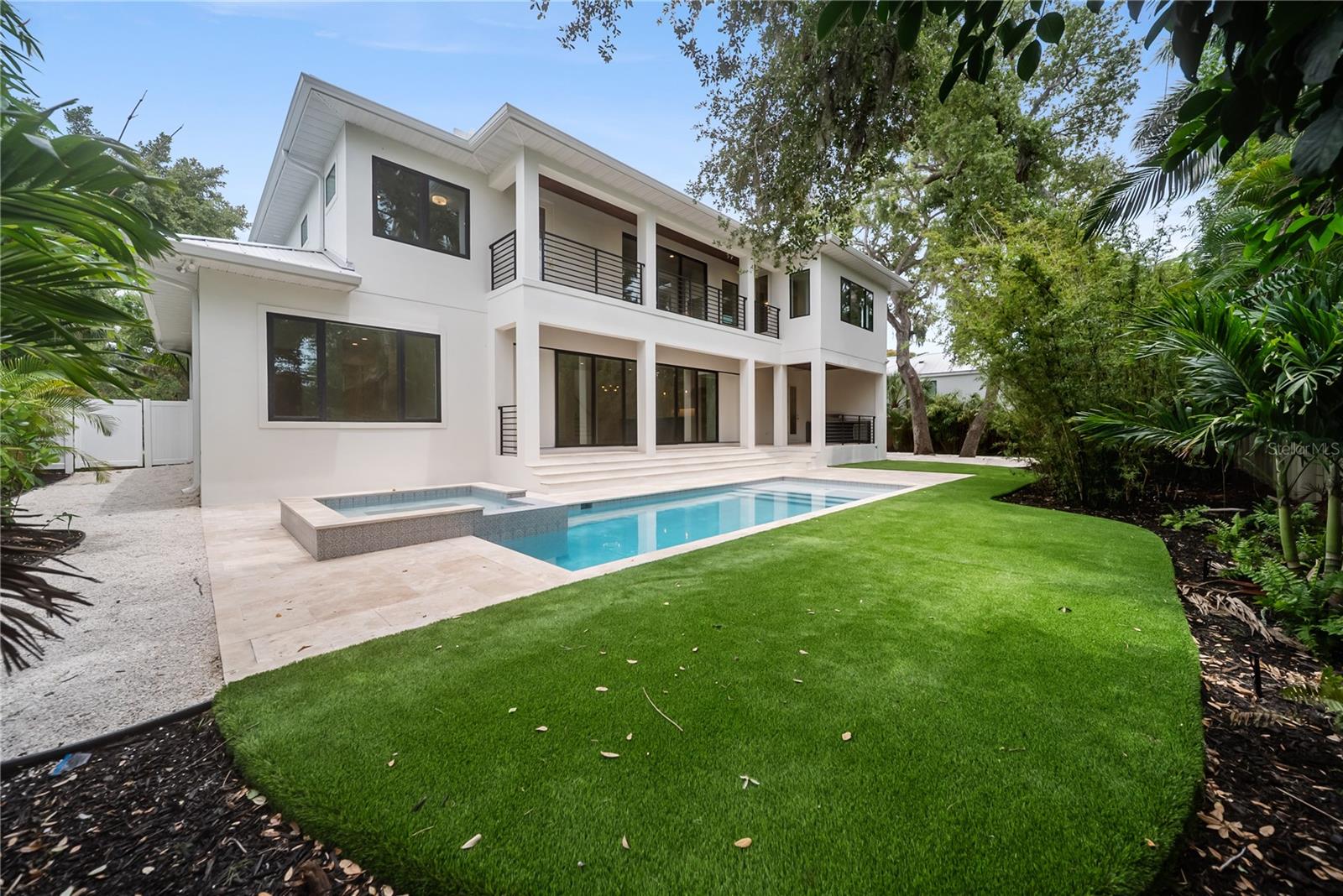 3800 FLORES AVE, SARASOTA, FL, 34239