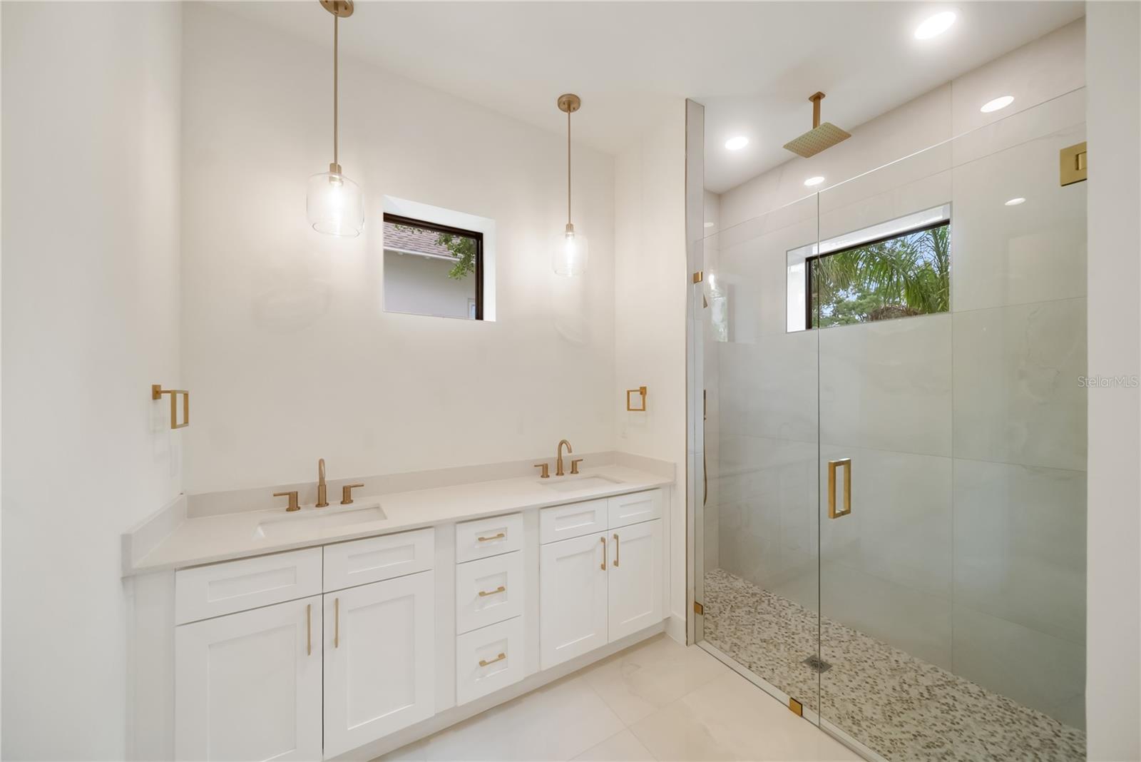 3800 FLORES AVE, SARASOTA, FL, 34239