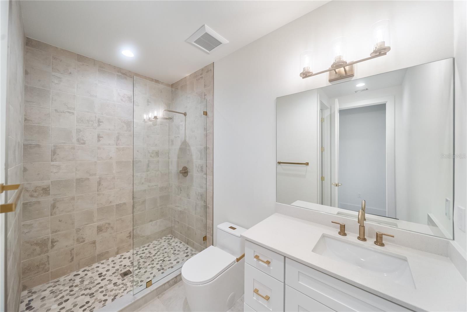 3800 FLORES AVE, SARASOTA, FL, 34239