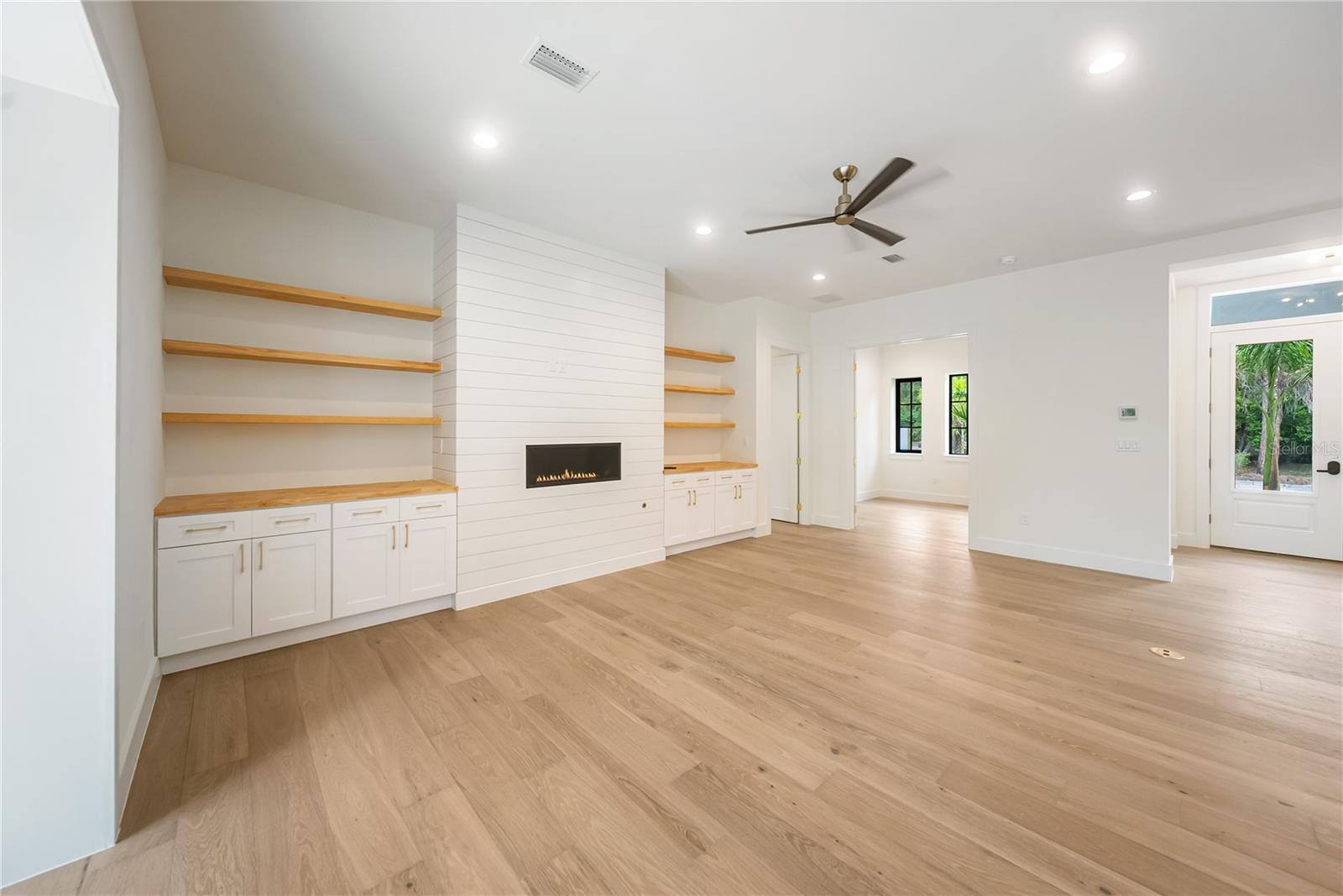 3800 FLORES AVE, SARASOTA, FL, 34239