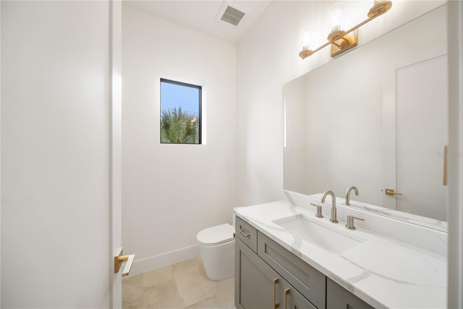 3800 FLORES AVE, SARASOTA, FL, 34239