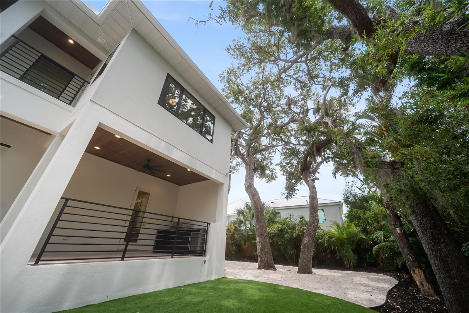 3800 FLORES AVE, SARASOTA, FL, 34239