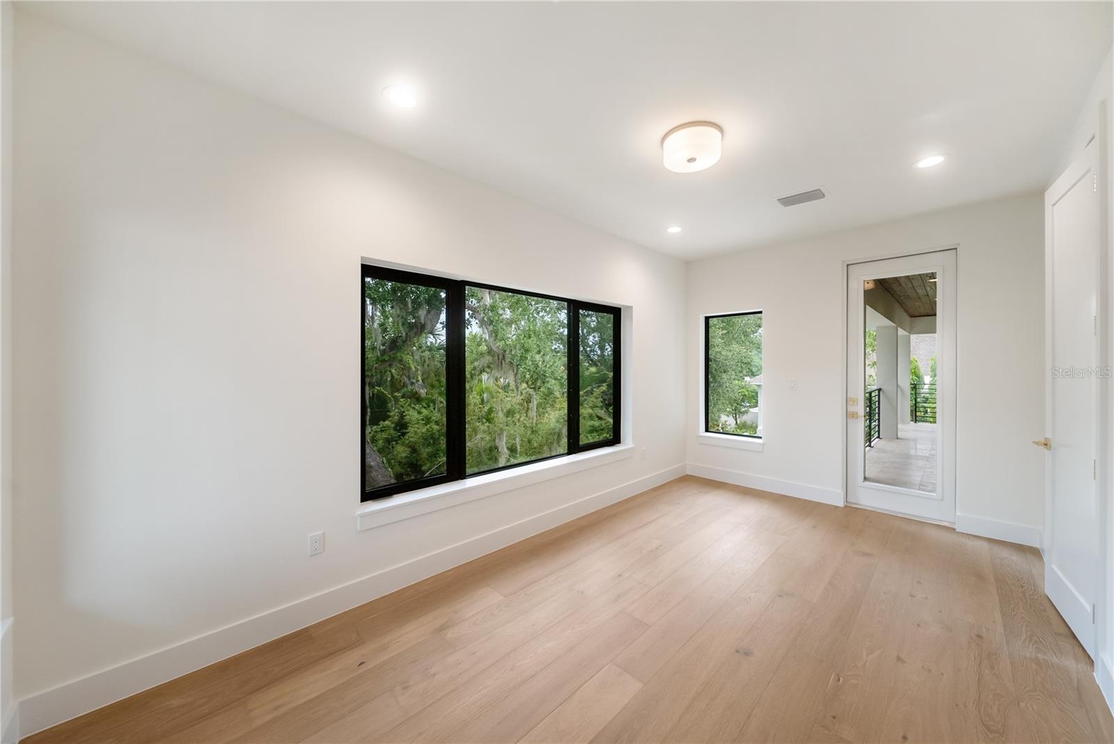 3800 FLORES AVE, SARASOTA, FL, 34239