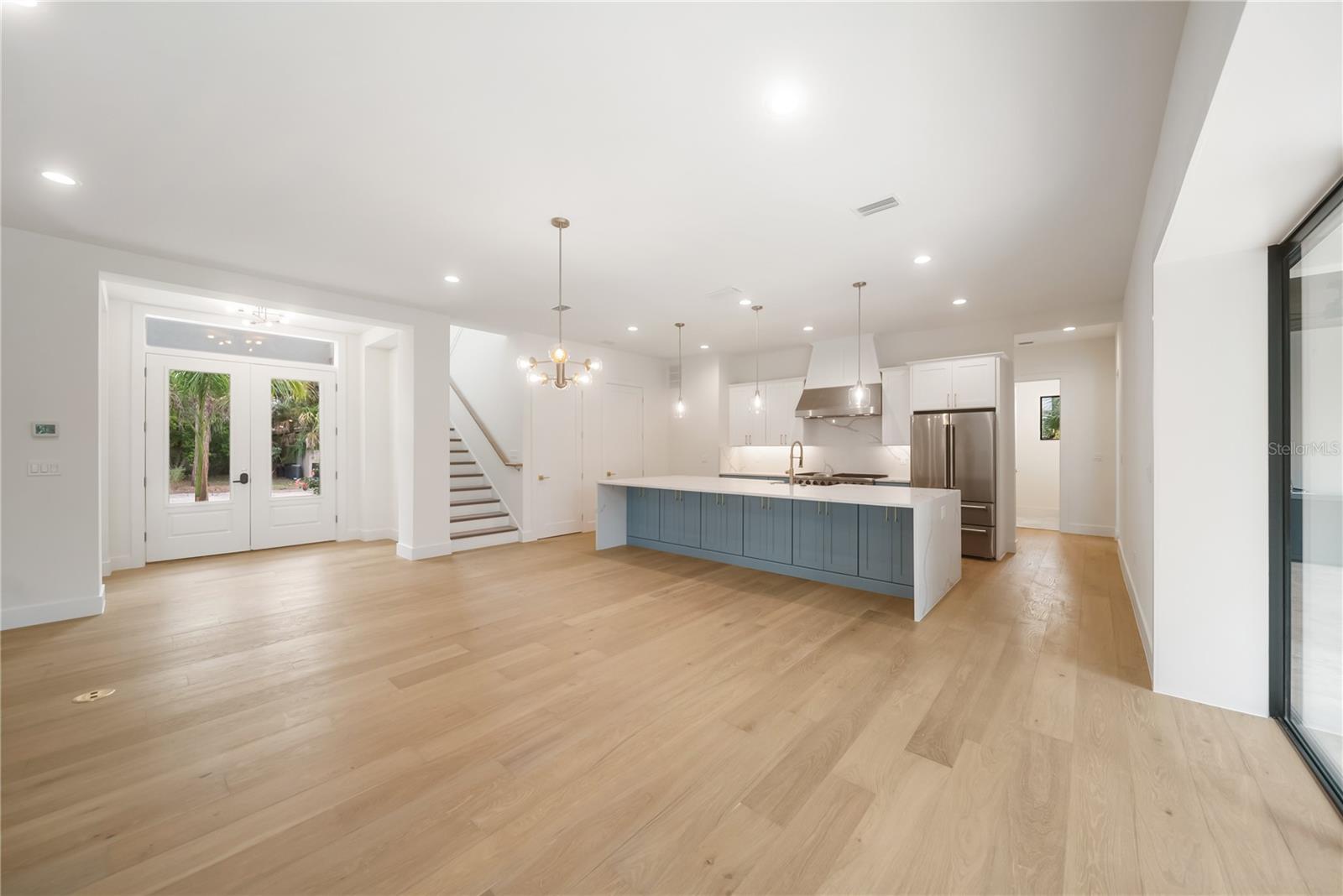 3800 FLORES AVE, SARASOTA, FL, 34239