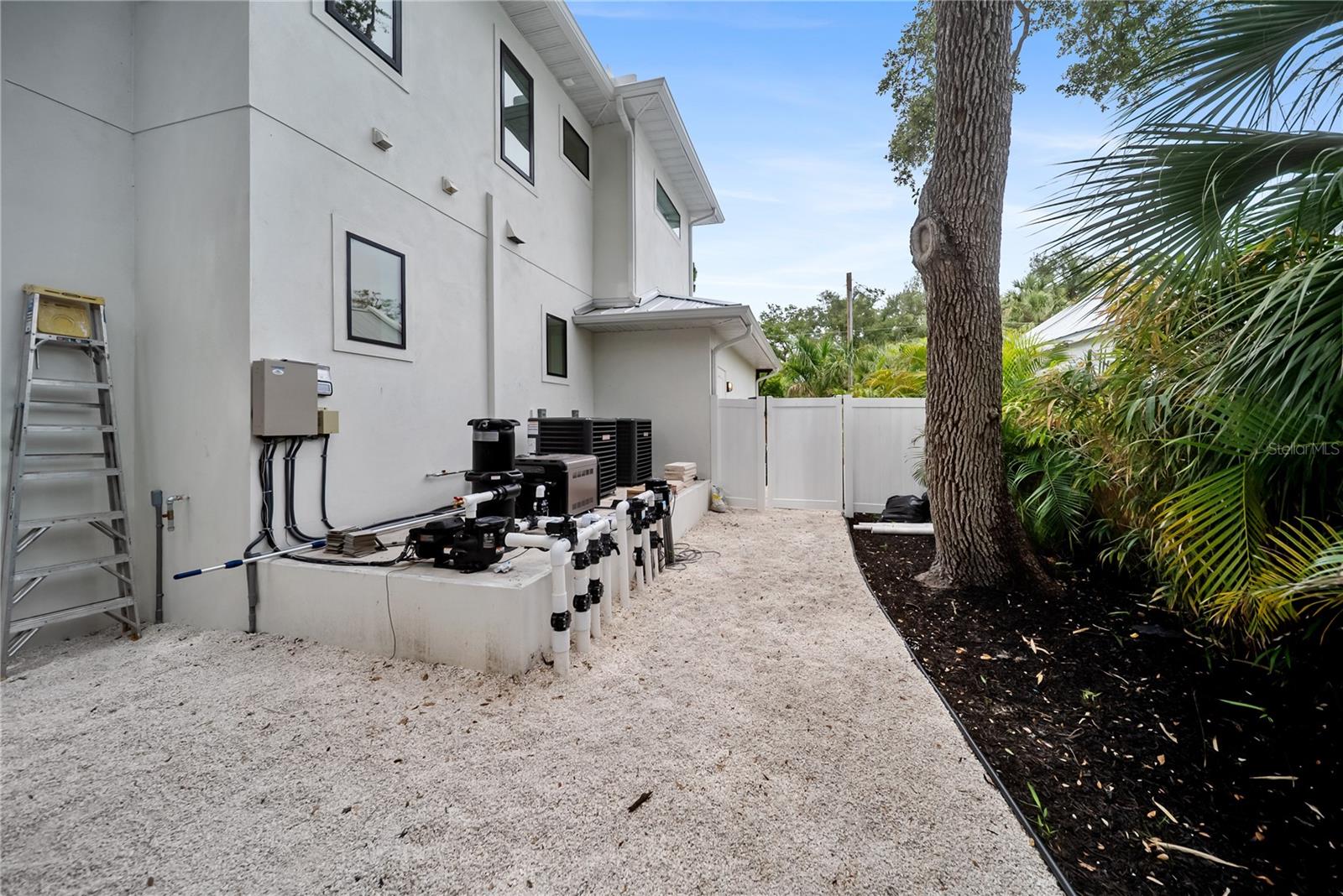 3800 FLORES AVE, SARASOTA, FL, 34239